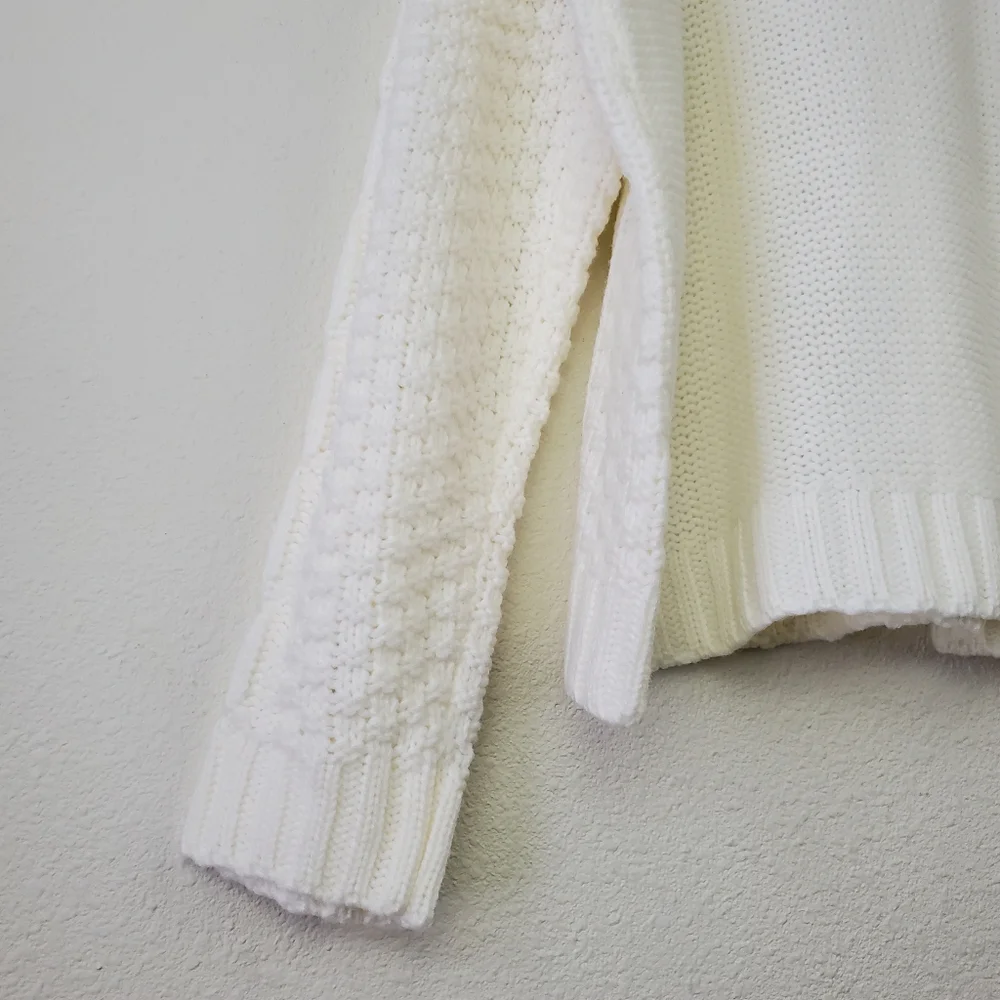 Mudd Cozy White Cable Knit Sweater